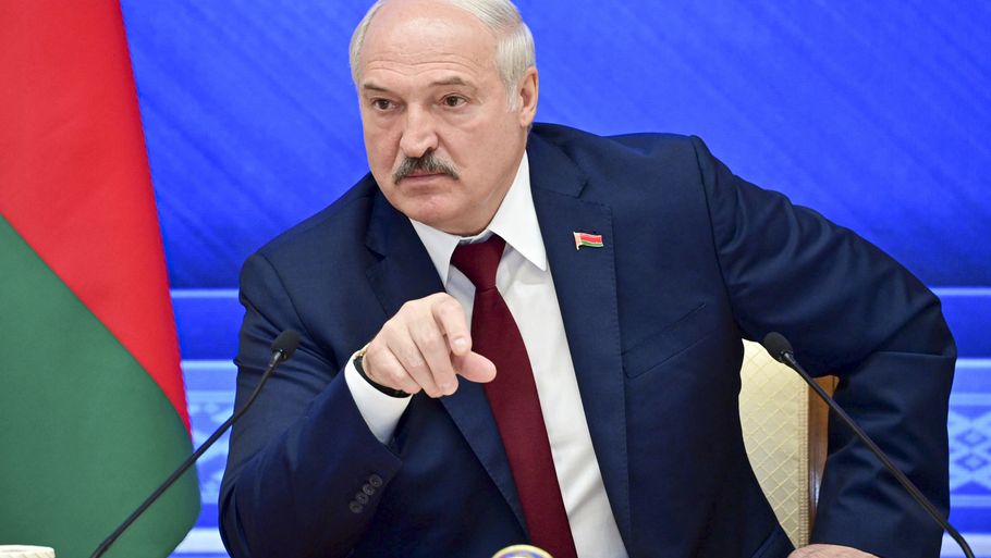 Hvideruslands præsident, Aleksandr Lukasjenko, er en diktator, hvis stats-TV Calrsberg bør holde sig for og til at reklamere i, mener Nima Zamani.  Foto: Andrei Stasevich/Ritzau Scanpix