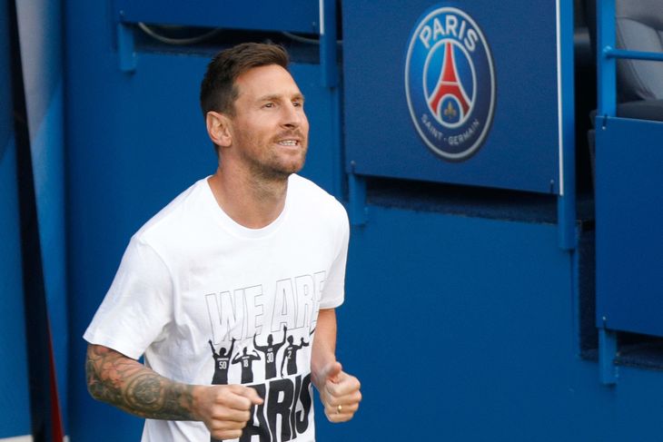 Lionel Messi blev vist frem til Paris SGs åbningskamp i Ligue 1, men har stadig sin debut til gode. Foto: Geoffroy van der Hasselt/Ritzau Scanpix