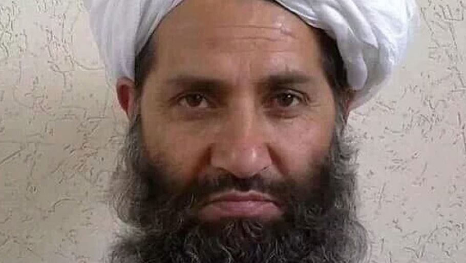 Haibatullah Akhundzada menes at være omkring 60 år og kom til magten i Taliban, efter et droneangreb tog livet af hans forgænger i 2016. Foto: Ritzau Scanpix