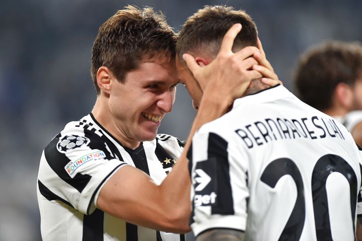 Federico Chiesa og Federico Bernardeschi kombinerede, inden førstnævnte scorede kampens enlige mål, da Juventus vandt 1-0 over Chelsea onsdag aften. Foto: Massimo Pinca/Reuters