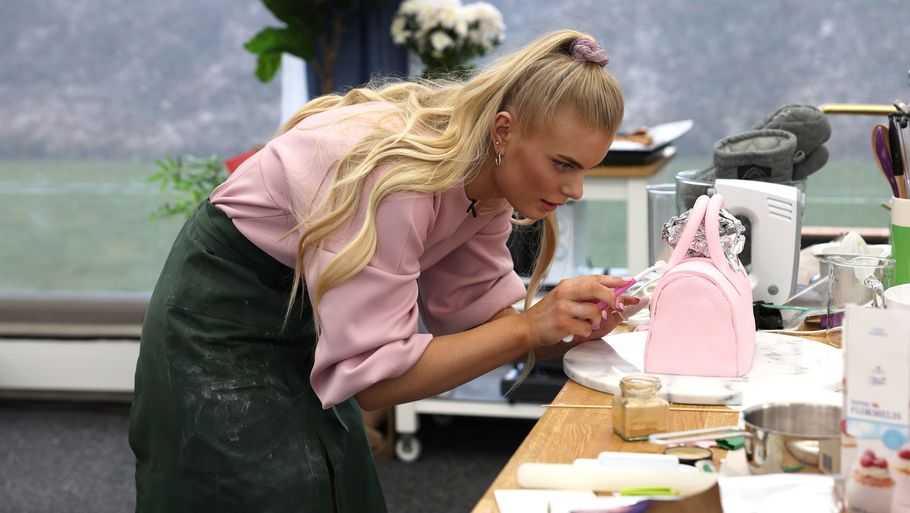 Tilde Munkholm laver masser af kage, men alligevel formår hun at holde formen. Foto: DR