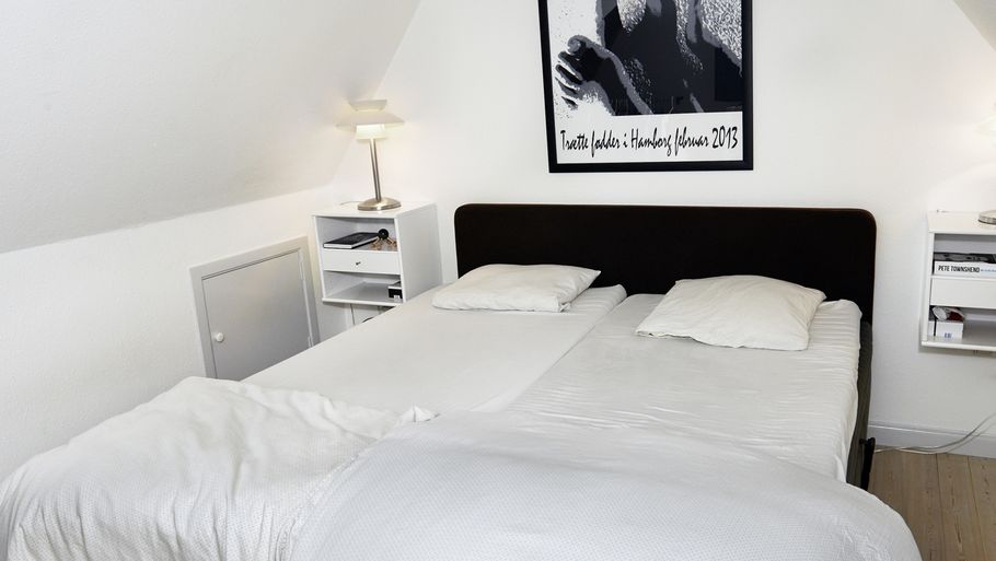 Din madras må stå model til meget, når du sover i den, og det er derfor en god idé at gøre den rent jævnligt. Foto: Tommy Verting/Videncentret Bolius