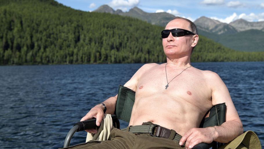 Vladimir Putin er ofte fotograferet i bar overkrop på sine vildmands-ferier. Foto: Ritzau Scanpix