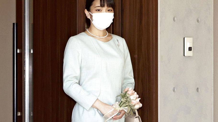 Den japanske prinsesse Mako er blevet gift med ungdomskæresten, Kei Komuro. Forlovelsen blev annonceret for fire år siden, og brylluppet er blevet udskudt to gange. Foto: Pool For Yomiuri/AP/Ritzau Scanpix/Ritzau Scanpix