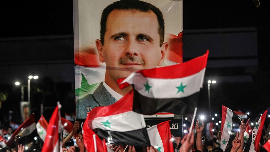 I godt ti år har der været krig i Syrien. Præsident Bashar al-Assad og regimet er ramt af blandt andet sanktioner fra EU. Retten i Odense skal afgøre, om en EU-forordning er blevet overtrådt af to selskaber med base i Middelfart. De solgte store mængder jetbrændstof til russiske selskaber. (Arkivfoto) Foto: Louai Beshara/Ritzau Scanpix