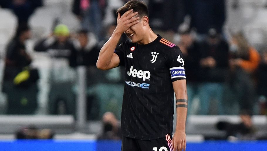Juventus-angriberen Paulo Dybala græmmede sig undervejs i kampen hjemme mod Sassuolo, og det var med god grund. Foto: Massimo Pinca/Reuters