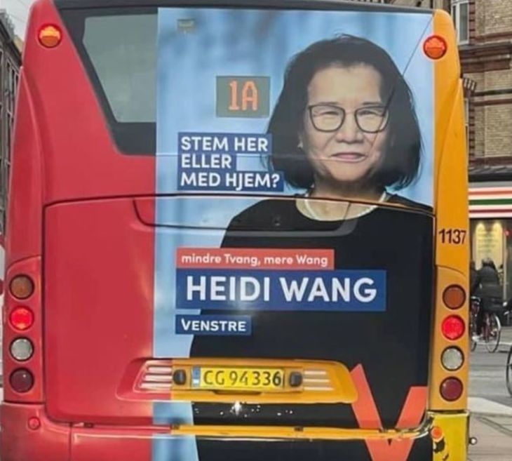 Heidi Wang kører rundt i de københavnske gader med sit budskab 'Mindre tvang, mere Wang'. Privatfoto. 