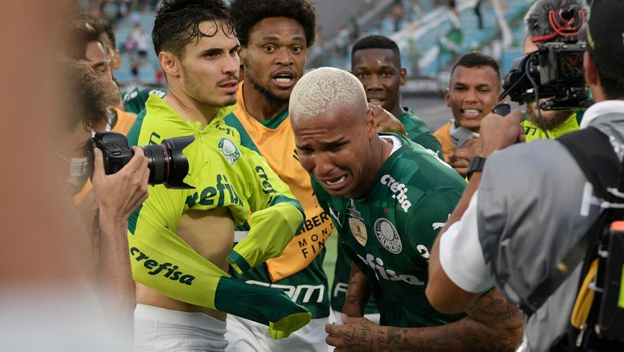 Deyverson blev den store helt for Palmeiras, men hans opførsel til sidst er bestemt ikke til topkarakter. Foto: Juan Mabromata/AFP/Ritzau Scanpix