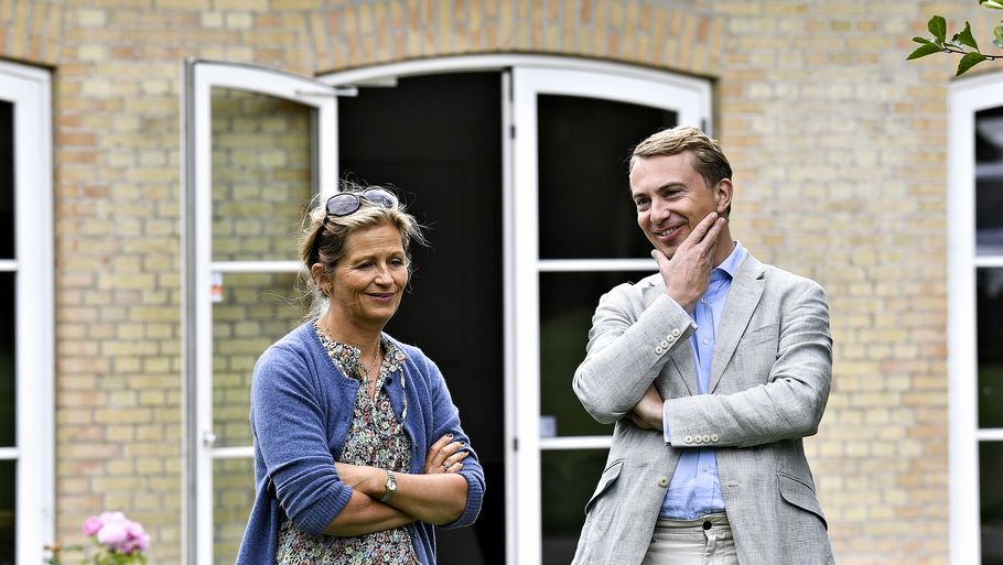 Marie Krarup og Morten Messerschmidt under DF's sommergruppemøde i 2020. Det var før, sidstnævnte blev dømt for EU-svindel og dokumentfalsk. Foto: Ernst van Norde