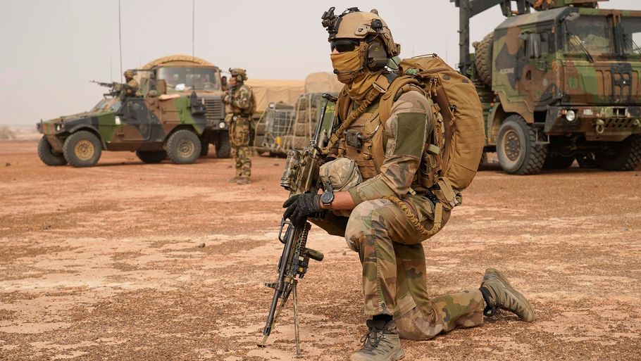 Franske tropper i Mali. Frankrig begynder at trække sine 5000 tropper hjem. Danmark rejser den modsatte vej. Foto: Getty Images