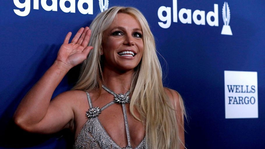 Britney Spears slipper for at svare på flere spørgsmål fra sin fars advokat. Foto: Mario Anzuoni/Ritzau Scanpix