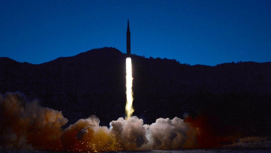 Billedet her er frigivet af det nordkoreanske statslige medie KCNA og viser angiveligt det hypersoniske missil. Foto: KCNA VIA KNS/AFP