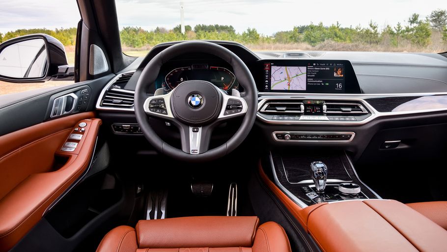 Kopholderne i en BMW X7 er ifølge et søgsmål defekte. Foto: BMW