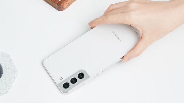 Generelt sagt Brobrygge Våbenstilstand 10.000 kroners Samsung-mobil er populær – Ekstra Bladet
