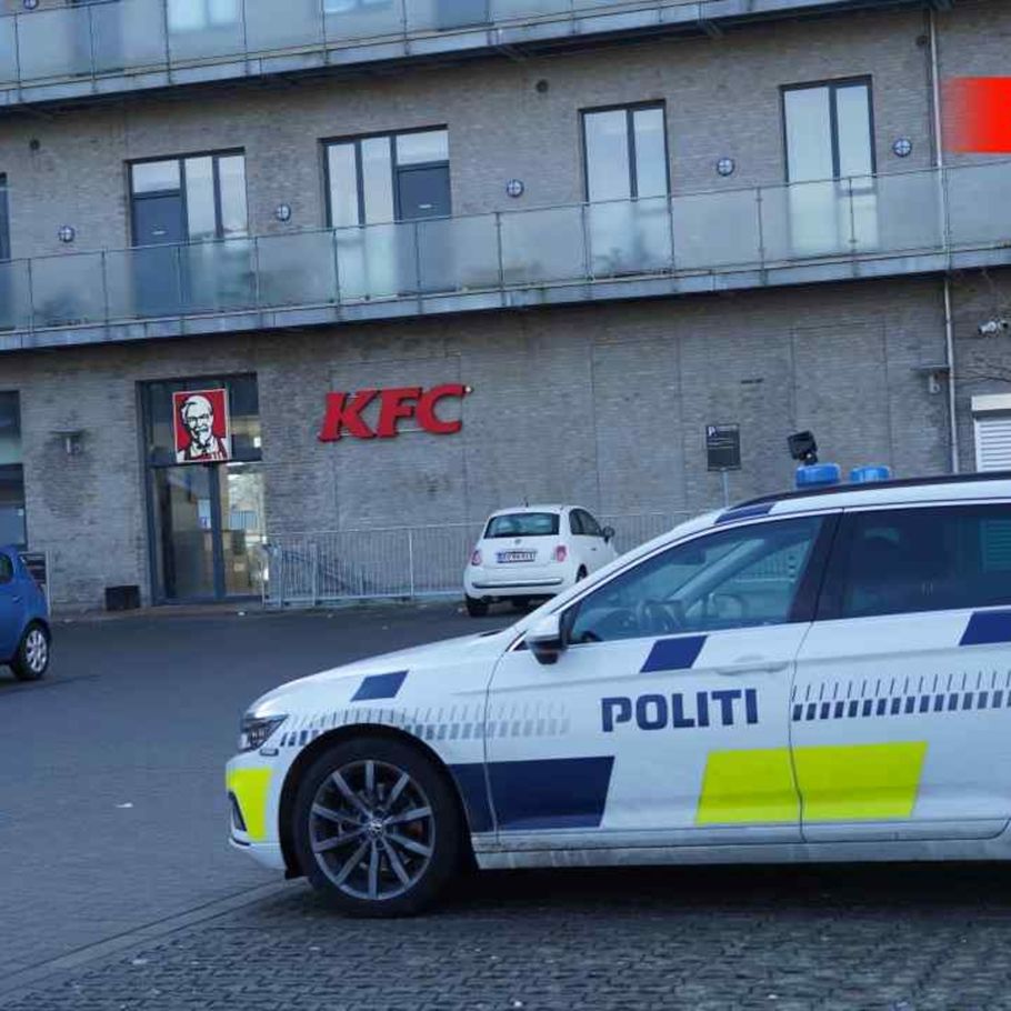 Masse-anholdelse: Skuddrab kan have sammenhæng med knivoverfald Ekstra Bladet