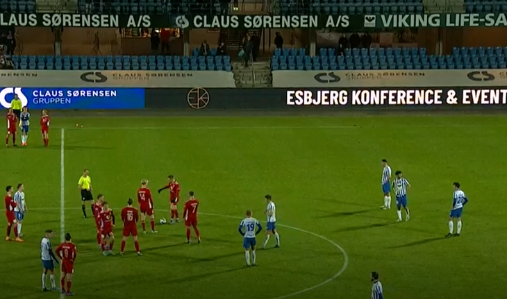 Spillerne stod nærmest stille de sidste to minutter af kampen. Screendump: TV3 Sport