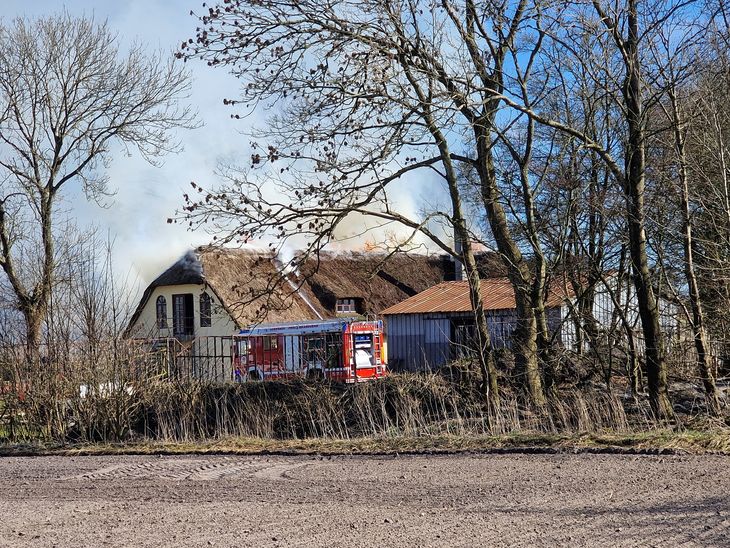 Voldsom Brand: Ejendom Brænder Ned – Ekstra Bladet