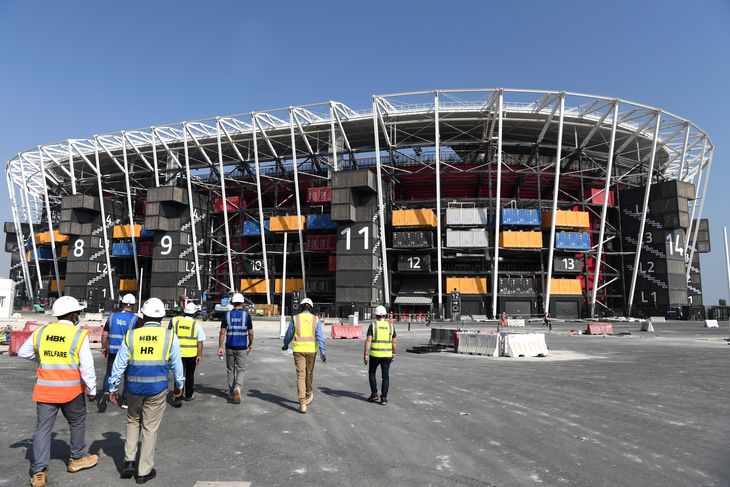 På Ras Abu Aboud Stadium, som er bygget af containere, skal Danmark spille VM-kamp mod Frankrig. Foto: Lars Poulsen.  