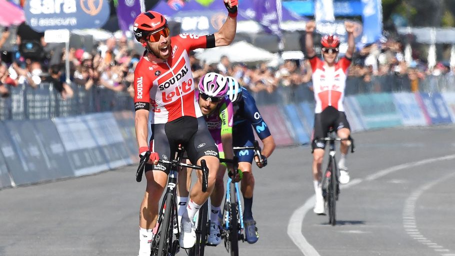 Lotto Soudal udnyttede sit overtal i den endelige frontgruppe og snuppede etapesejren lørdag. Foto: Jennifer Lorenzini/Reuters
