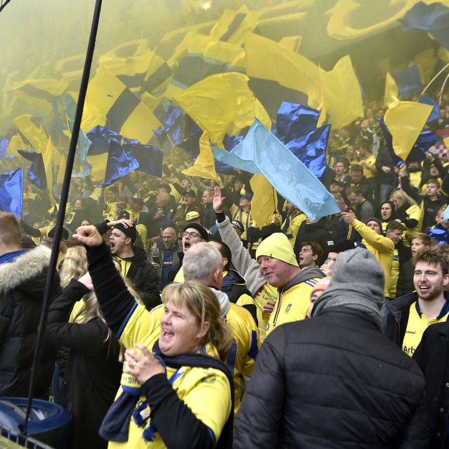 Brøndby sadler helt om