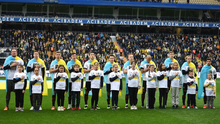 Den ukrainske fodboldklub Shakhtar Donetsk spillede i april en velgørenhedskamp i Istanbul mod Fenerbahce for at samle penge ind til Ukraine. Foto: Ozan Kose/Ritzau Scanpix