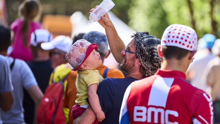 Hedebølgen har ramt Tour de France. Foto: Claus Bonnerup