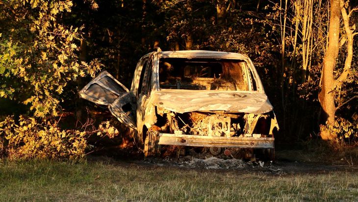 Den udbrændte bil. Foto: Øxenholt Foto