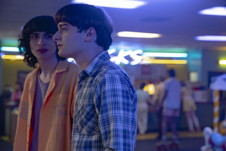 I 'stranger Things' er Will (til højre) forelsket i sin ven Mike (til venstre). Foto: Ursula Coyote/Netflix