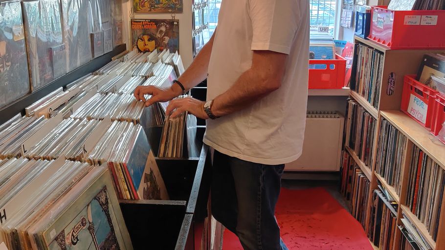 Michael Denner ejer pladeforretningen Beat Bop i København og har solgt plader i mere end 35 år. Foto: Kimmie Lee Petersen-Westergaard