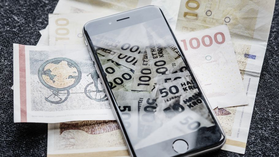 Med de rette apps på telefonen, kan der være mange penge at spare hver måned. Foto: Henning Hjorth