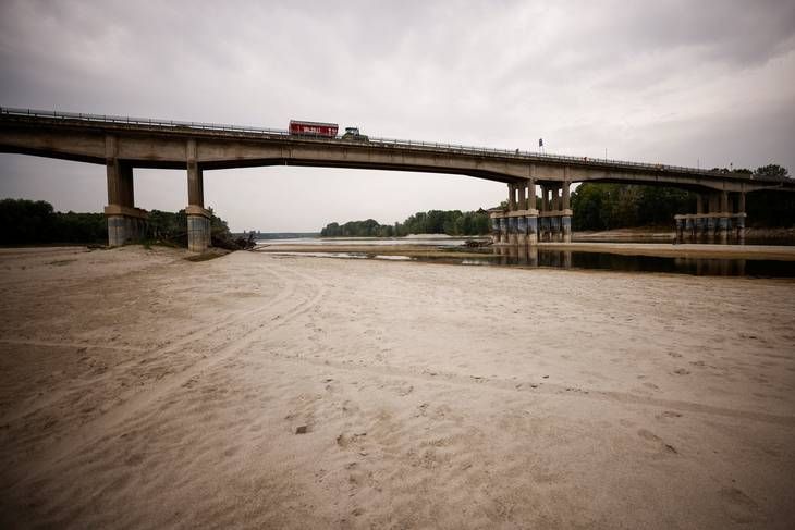 Italiens største flod lider under tørke. Foto: Guglielmo Mangiapane/Ritzau Scanpix