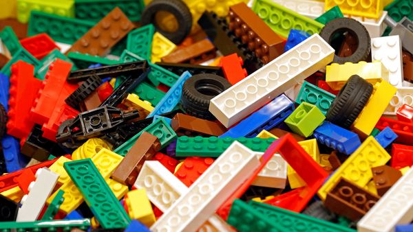 Lego laver milliardoverskud – Bladet
