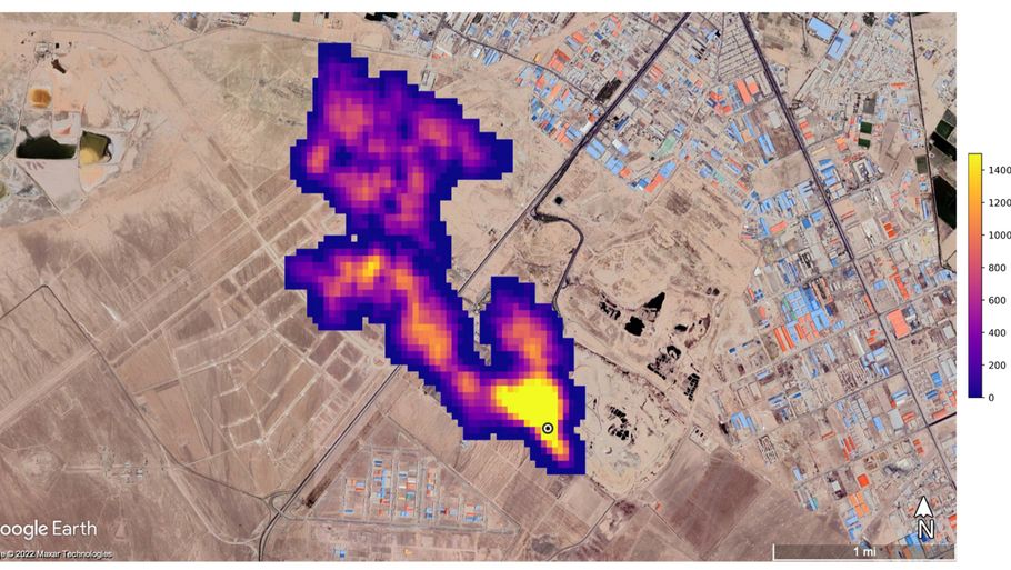 En 4,8 kilometer lang metansky stiger op fra en enorm losseplads syd for den iranske hovedstad, Teheran. Det kontinuerlige udslip anslås at udlede 8,5 tons metan i timen og blev opdaget af Nasa's EMIT-mission. Grafik: NASA / JPL-Caltech