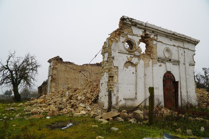 Kirken i Kyselivka er helt ødelagt. Foto: Stefan Weichert