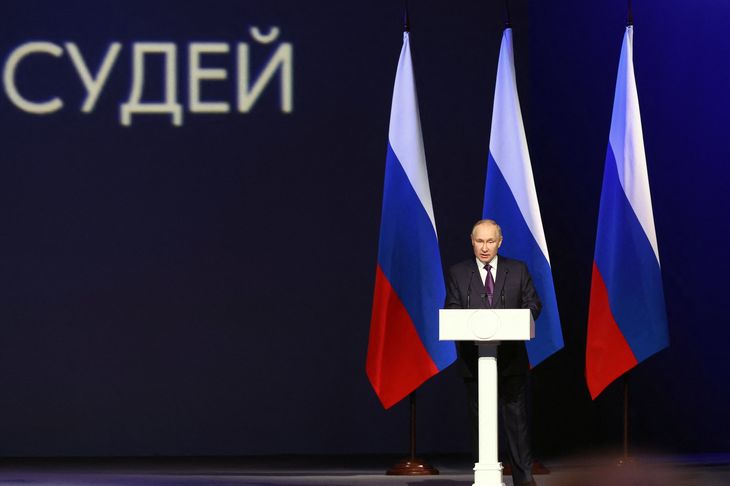 Før det kontroversielle tiltag kan træde i kraft skal lovforslaget først underskrives af Vladimir Putin.  Foto: Ritzau Scanpix/Valeriy Sharifulin