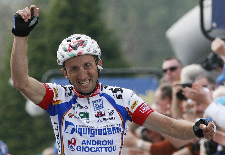 Italienske Davide Rebellin vandt flere store sejre i sin karriere, blandt andre Amstel Gold Race, Liège-Bastogne-Liège, Fleche Wallone og Paris-Nice. På billedet vinder han finalen i Fleche Wallone foran Andy Schleck. Foto: Sebastian Pirlet.