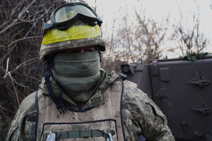 En militærleder nær Makiivka fortæller Ekstra Bladet, at russerne forsøgte at trænge ind i området dagen før. Det lykkedes ikke, sagde han med et smil. Foto: Stefan Weichert.