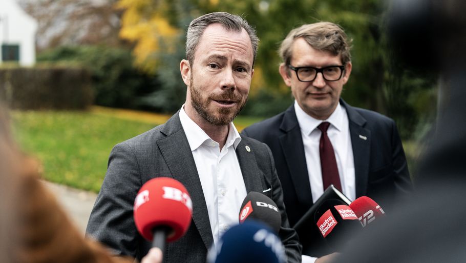 Jakob Ellemann er i gang med at hive Troels Lund Poulsen og de øvrige Venstre-folk ind i et tæt samarbejde med socialdemokraterne. Foto: Rasmus Flindt Pedersen