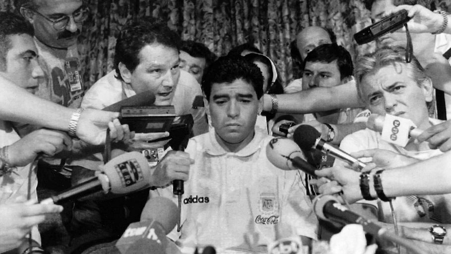 Diego Maradonas bedrifter ved VM fik ham flere gange i problemer. Foto: Tim Sharp