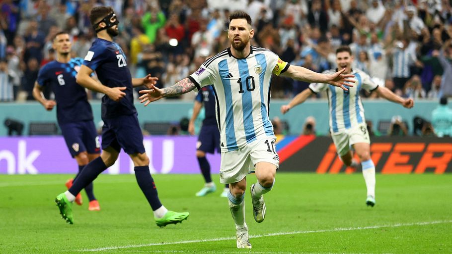 Lionel Messi bragte Argentina på 1-0, men flere seere kan ikke se VM-braget. Foto: Carl Recine/Ritzau Scanpix