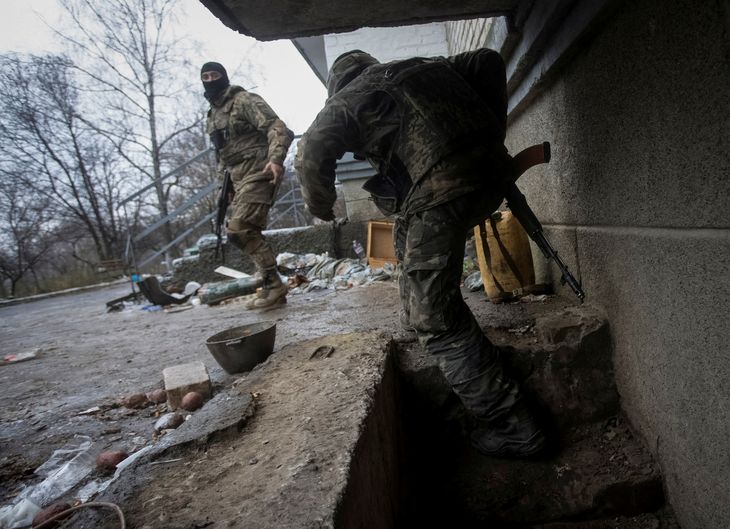 Ukrainske soldater under et russisk angreb på Bakhmut. Foto: Stringer/Ritzau Scanpix