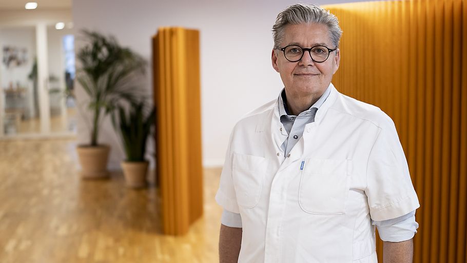 Læge Gunnar Gislason er en af dem i Danmark, der ved mest om forhøjet kolesterolral. Foto: Arkiv