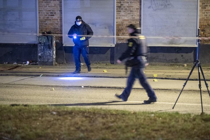 Juleaften kort inden klokken 22 blev to teenagere alvorligt kvæstet af knivstik på Dortheavej i København. Foto: Kenneth Meyer