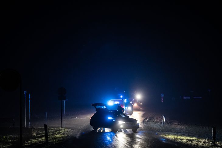 Politiets teknikere har i løbet af aftenen og natten arbejdet på findestedet. Foto: Per Rasmussen