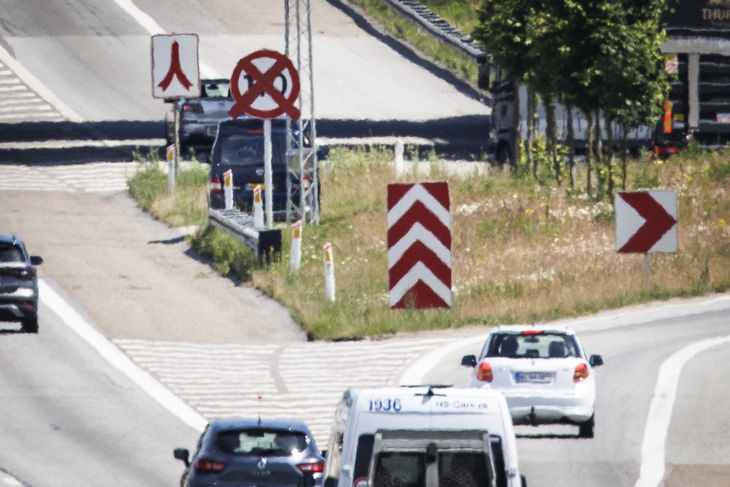 Ekstra Bladets fotografer var også på pletten ud for fartkontrollen, der fik mere end 5000 bilister i fælden. Foto: Per Lange
