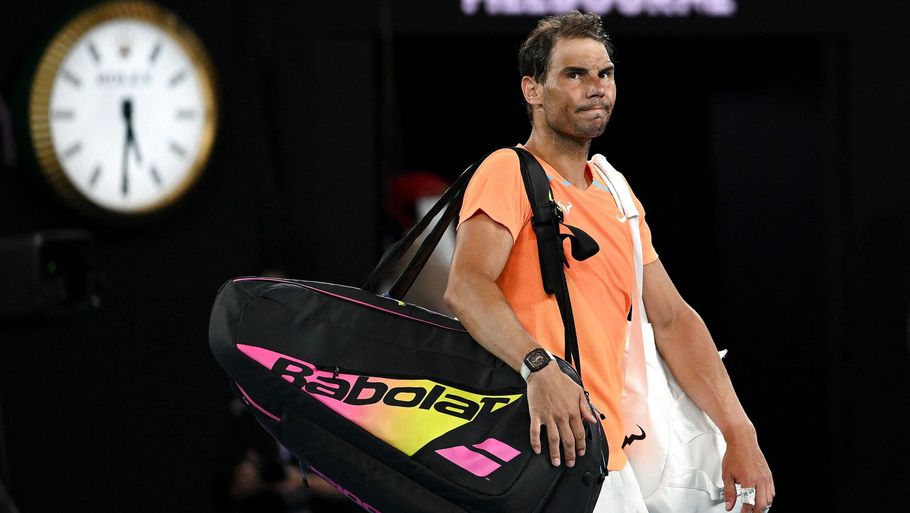 Rafael Nadal røg onsdag ud af Australian Open efter at have kæmpet med sin skadede hofte undervejs i kampen. Foto: Manan Vatsyayana/Ritzau Scanpix