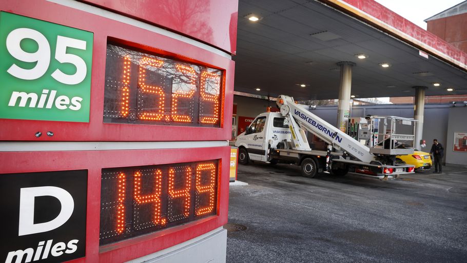 Det kan godt være, at du allerede synes, at prisen på brændstof er høj nu, men desværre er der allerede yderligere prishop i vente. Foto: Jens Dresling