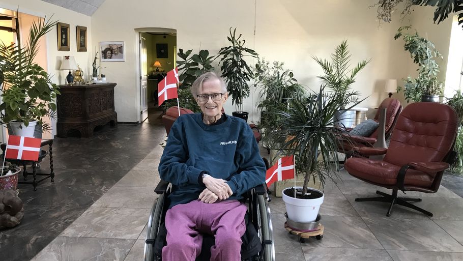 Efter flere dages indlæggelse er Leo Nielsen igen hjemme i privaten i Saltum, nu i kørestol. Privatfoto