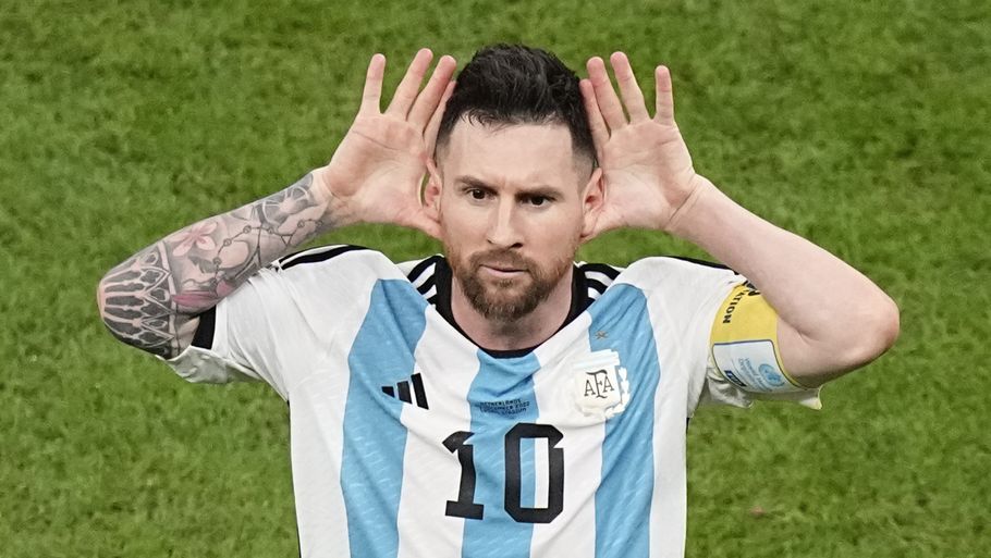 Denne gestus fortryder Lionel Messi nu. Foto: Ariel Schalit/Ritzau Scanpix