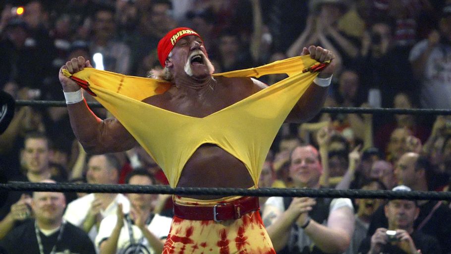 Hulk Hogan er ikke længere på toppen, som han blandt andet var det til kamp her i 2005. Foto: Chris Carlson/Ritzau Scanpix
